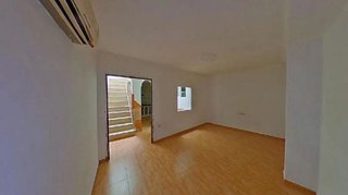 Casa adosada en venta en Lora del Río