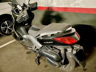 Yamaha 2010 XMAX 125 averiada para reparar