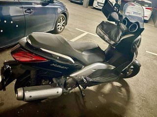 Yamaha 2010 XMAX 125 averiada para reparar
