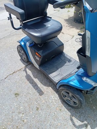 Moto movilidad reducida 3 ruedas