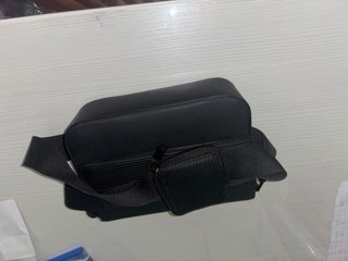 Borsello tracolla nero con porta monete