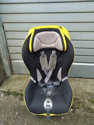 Silla coche niño amarillo y negro