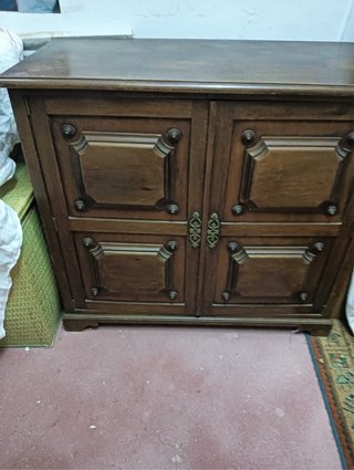 Cómoda antigua de madera