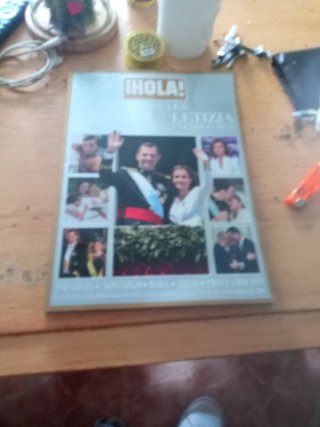 revista hola de la boda de felipe y Leticia de 300