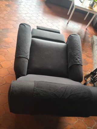 Sofá orejero relax gris tela