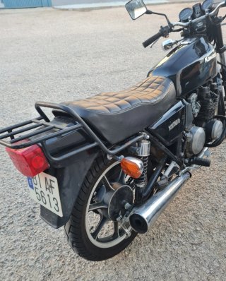 Kawasaki KZ550 Negra 1983
