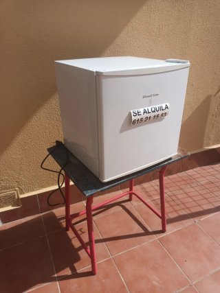 Alquiler de Congelador Russell Hobbs