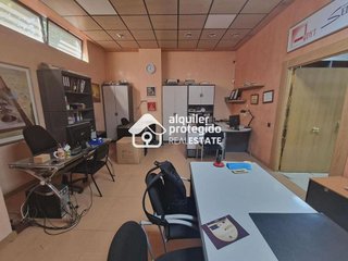 Local comercial en venta en Orcasitas en Madrid