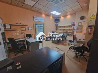 Local comercial en venta en Orcasitas en Madrid