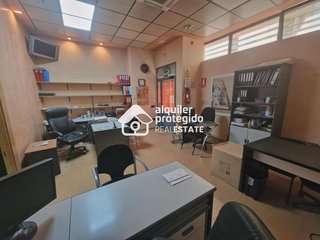 Local comercial en venta en Orcasitas en Madrid