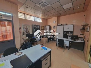 Local comercial en venta en Orcasitas en Madrid