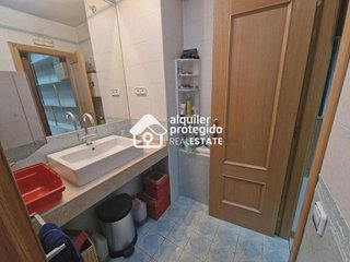 Local comercial en venta en Orcasitas en Madrid