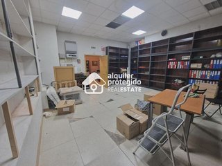 Local comercial en venta en Orcasitas en Madrid