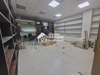 Local comercial en venta en Orcasitas en Madrid