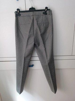 Pantalón Stradivarius Cuadros Blanco y Negro