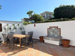Casa adosada en alquiler en Los Naranjos - Las Brisas en Marbella
