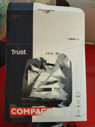 Altavoces Trust Negros