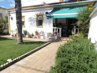 Chalet en venta en La Granja-La Colina-Los Pastores en Algeciras