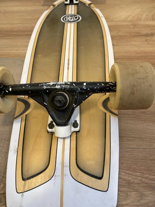 Skate Oxelo Negro con Diseño Dorado