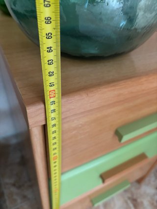 Cajonera madera y verde.