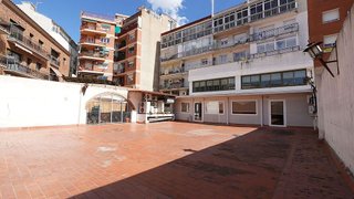 Local comercial en alquiler en Centre - Eixample – Can Llobet – Can Serra en Barbera del Vallès