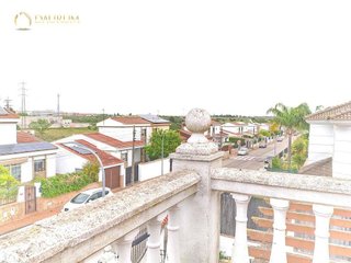 Chalet en venta en Palomares del Río