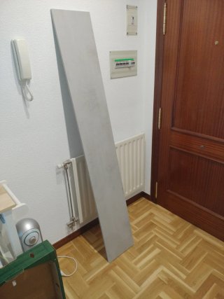 Balda gris de madera Medidas aproximadas 180 x 30