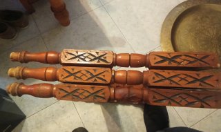 Antigua mesa árabe madera y bronce