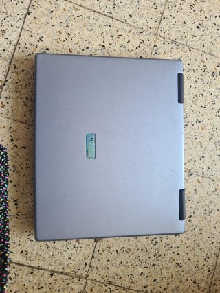 Portátil Toshiba Antiguo Gris