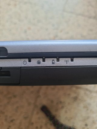 Portátil Toshiba Antiguo Gris
