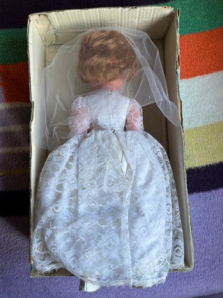 Muñeca de comunión con vestido blanco "JESMAR"