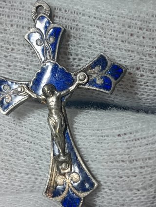 Croce e medaglietta votiva smaltata