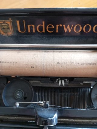 Máquina de escribir Underwood antigua
