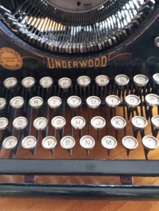 Máquina de escribir Underwood antigua