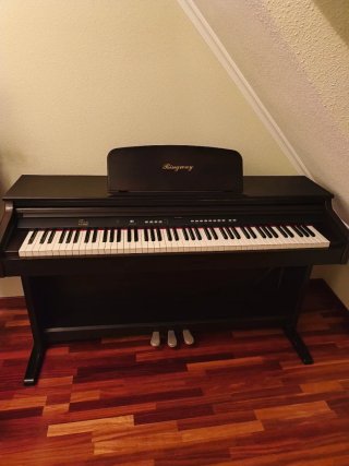 Piano Digital Ringway y Banqueta Verde