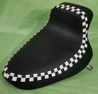 Asiento de gel UltimaSaddels para Harley Davidson
