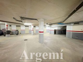 Garaje en venta en Palau-solità i Plegamans