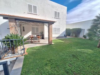 Chalet en alquiler en Espartinas