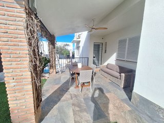 Chalet en alquiler en Espartinas