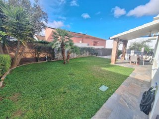 Chalet en alquiler en Espartinas