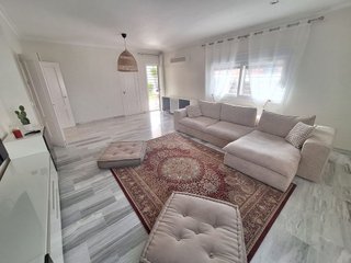 Chalet en alquiler en Espartinas