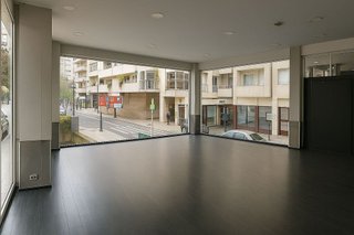 Local comercial en alquiler en O Berbés - Peniche en Vigo