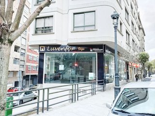 Local comercial en alquiler en O Berbés - Peniche en Vigo