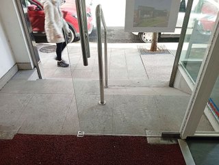 Local comercial en alquiler en O Berbés - Peniche en Vigo