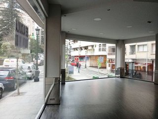 Local comercial en alquiler en O Berbés - Peniche en Vigo
