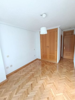 Piso en alquiler en El Barral Ferial en Coslada