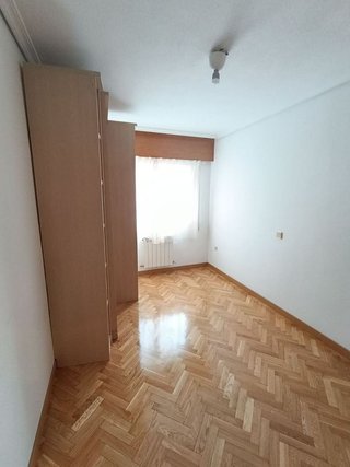 Piso en alquiler en El Barral Ferial en Coslada