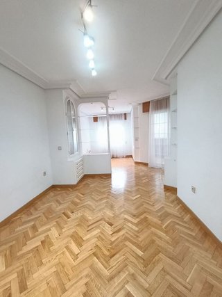 Piso en alquiler en El Barral Ferial en Coslada