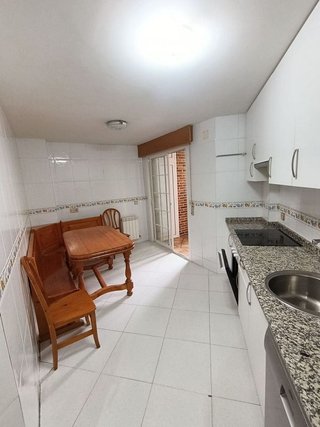 Piso en alquiler en El Barral Ferial en Coslada