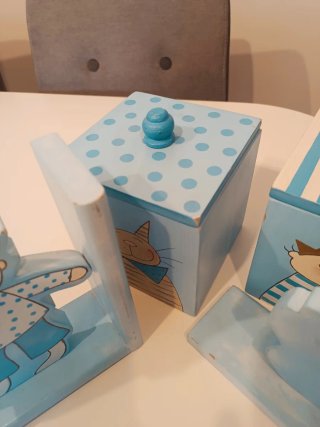Cajas y sujetalibros de madera infantiles